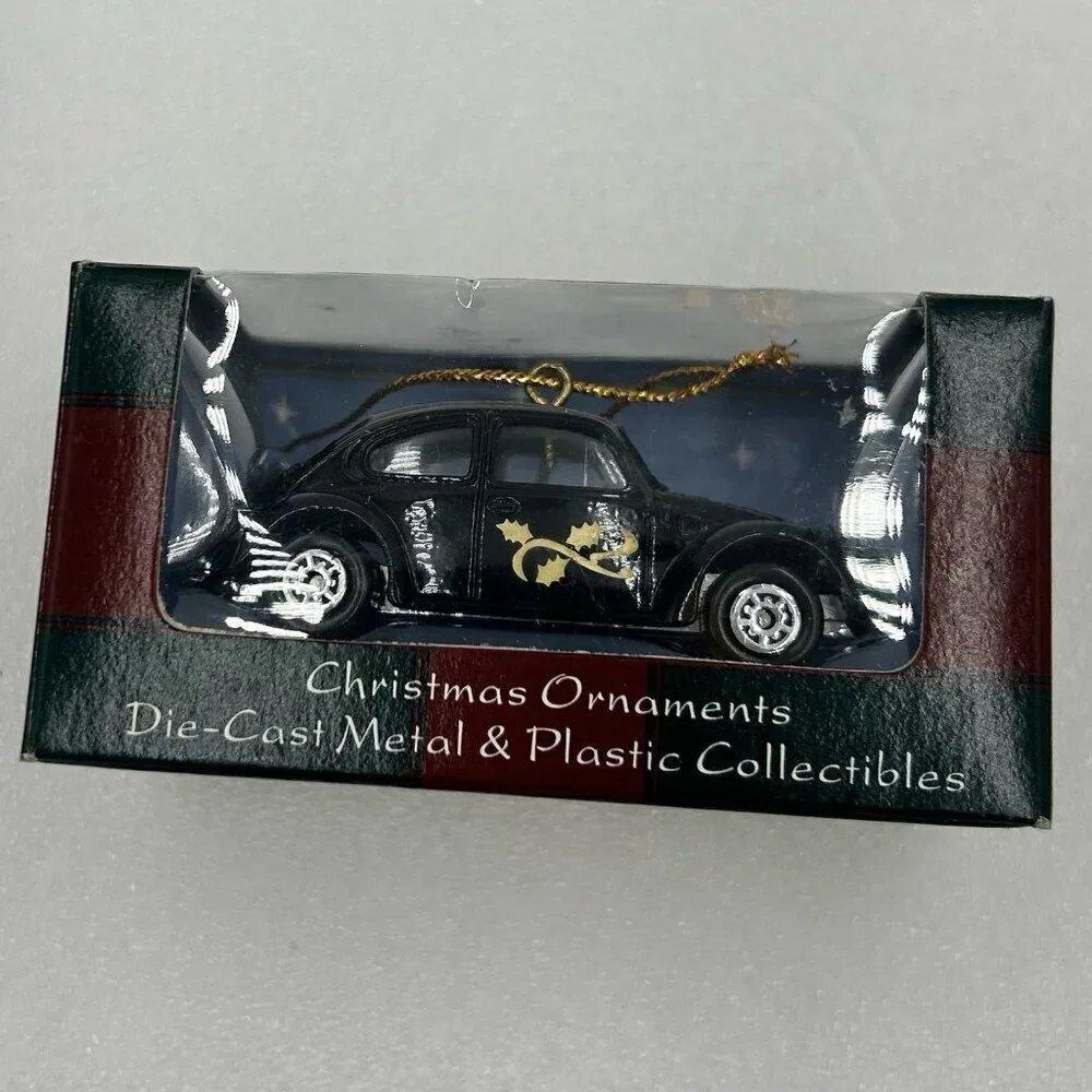 Maisto 2000 Volkswagen VW Beetle Die Cast Christmas Ornament Black / Gold NEW